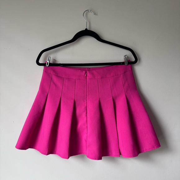 ‼️SOLD‼️ Chouyatou Hot Pink Pleated Mini Skirt - Picture 2 of 5